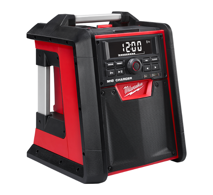 M18 Radio + Cargador en el Lugar de Trabajo Milwaukee